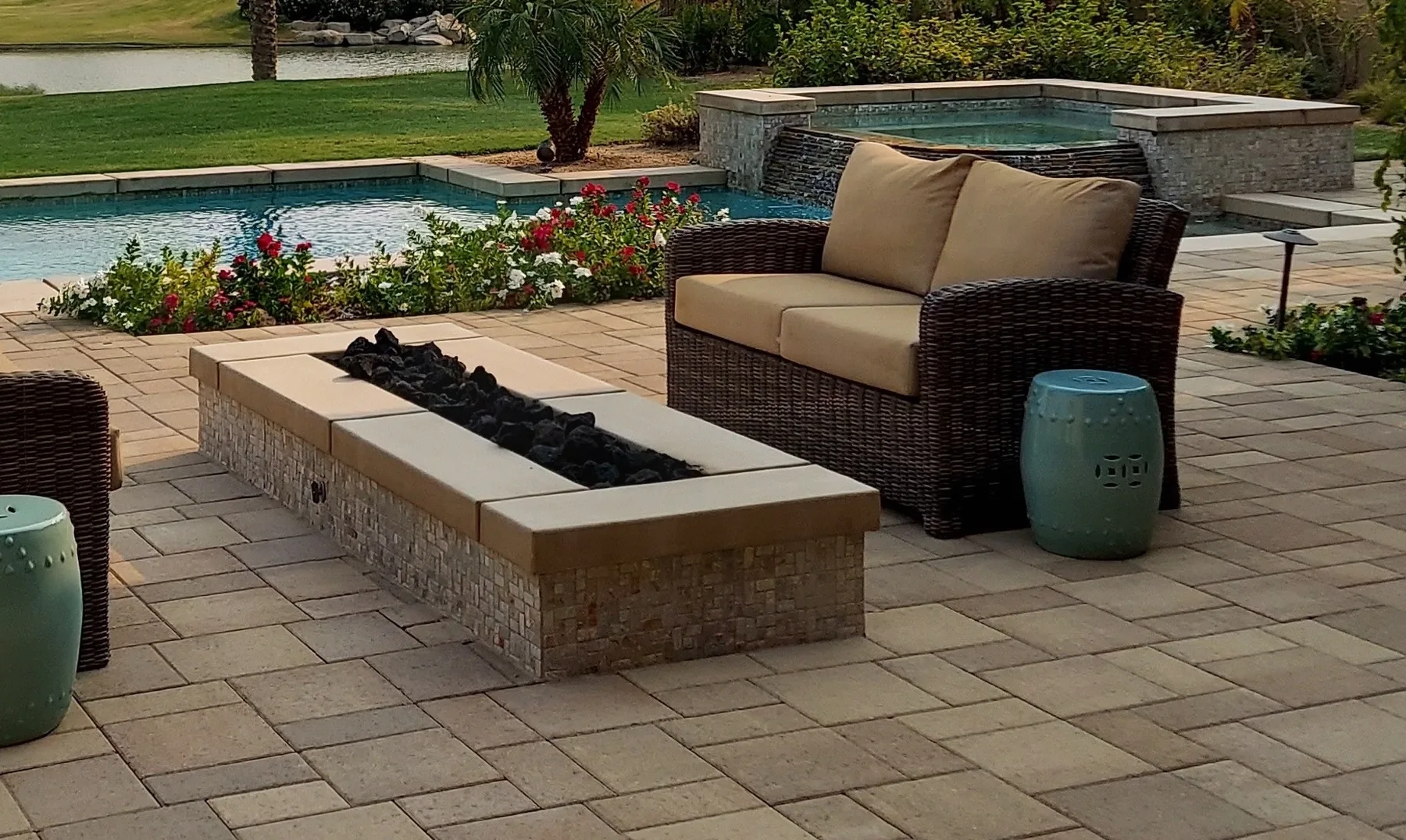 Fire Pits & Outdoor Fireplaces project detail