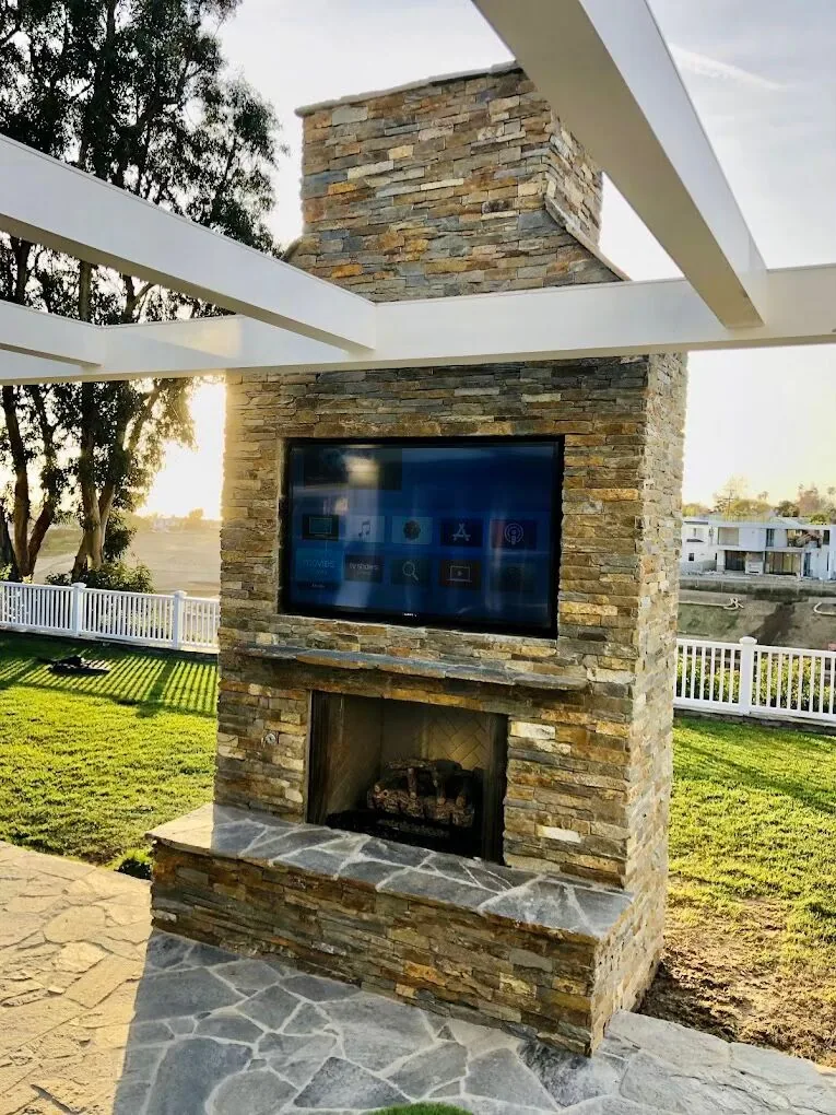Fire Pits & Outdoor Fireplaces